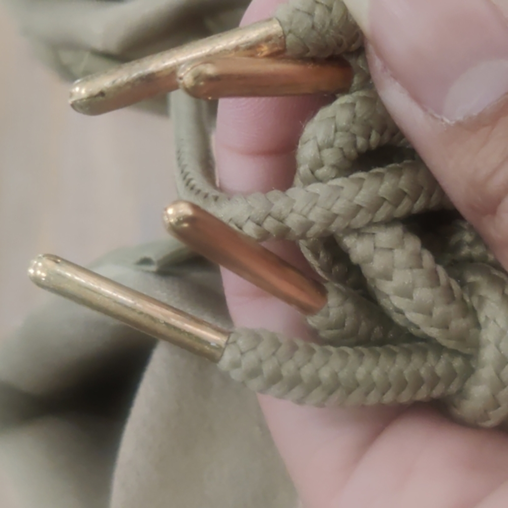 Jordan 11's Olive Lux - Picture 7 of 11